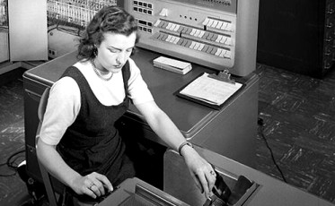 757px-IBM_Electronic_Data_Processing_Machine_-_GPN-2000-001881_800x494